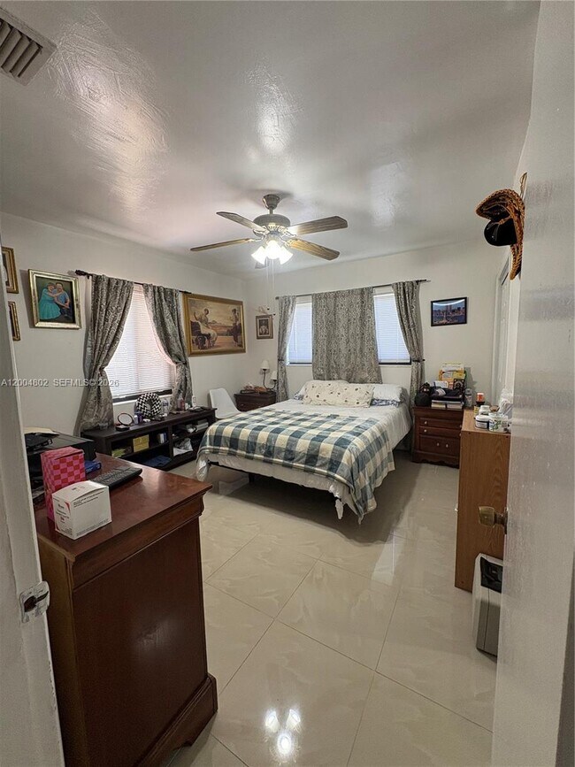 Building Photo - 8581 SW 29th St