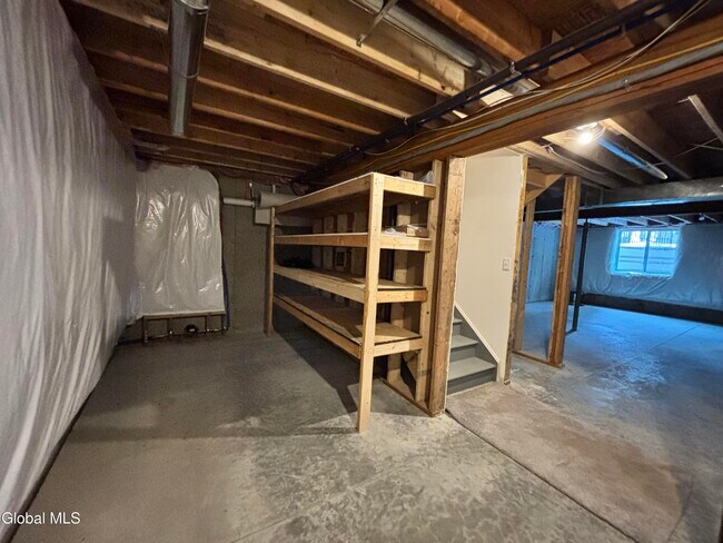 Building Photo - 587A Grooms Rd