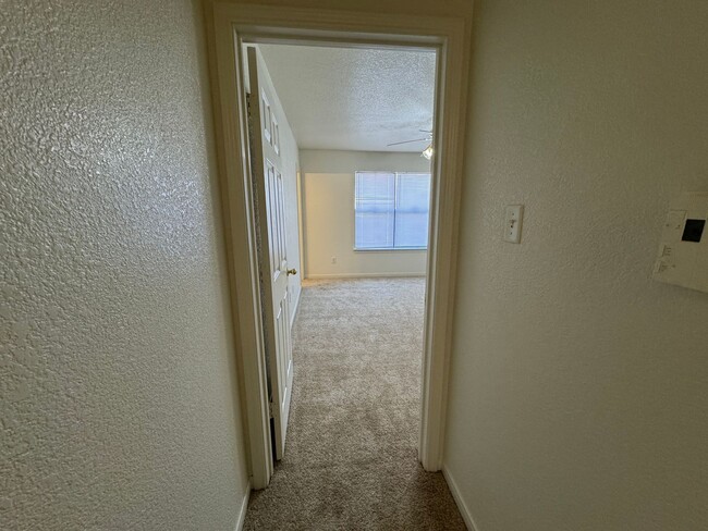 Building Photo - 311 Cedar Ridge Dr