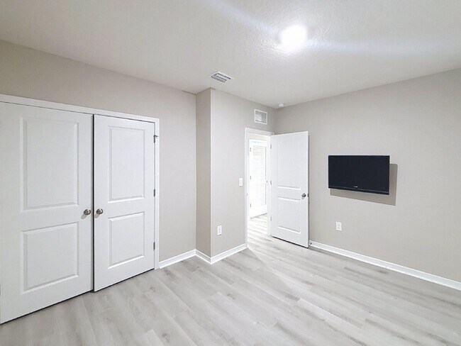 Building Photo - 12657 Promenade Estates Blvd