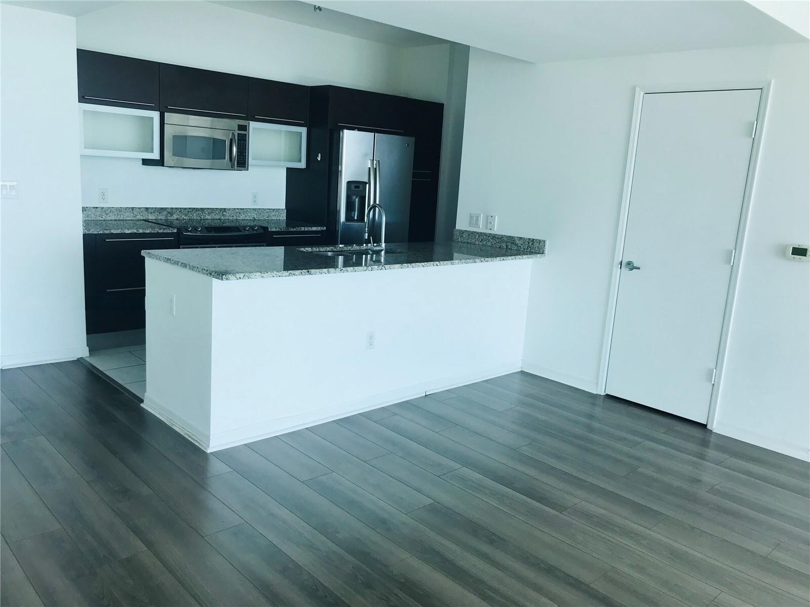 Building Photo - 951 Brickell Ave