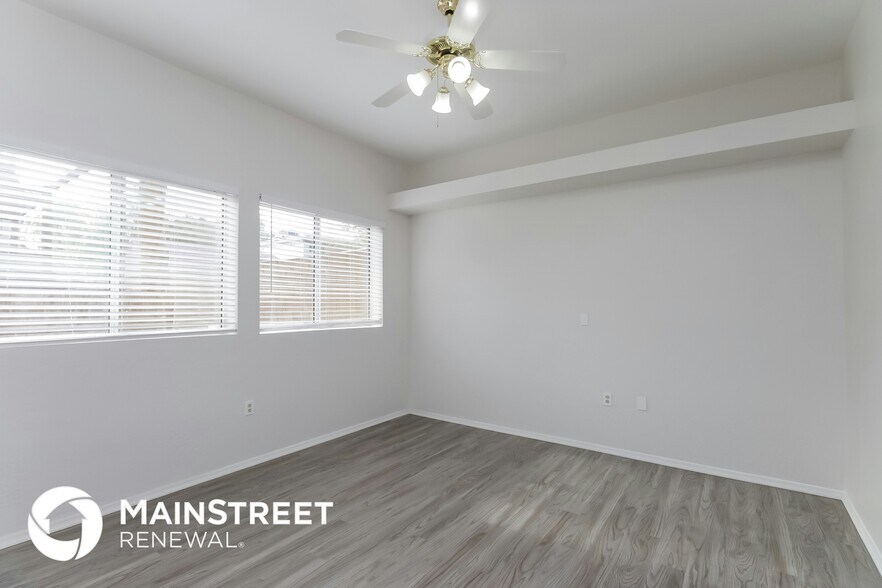 Building Photo - 1704 S 39th St