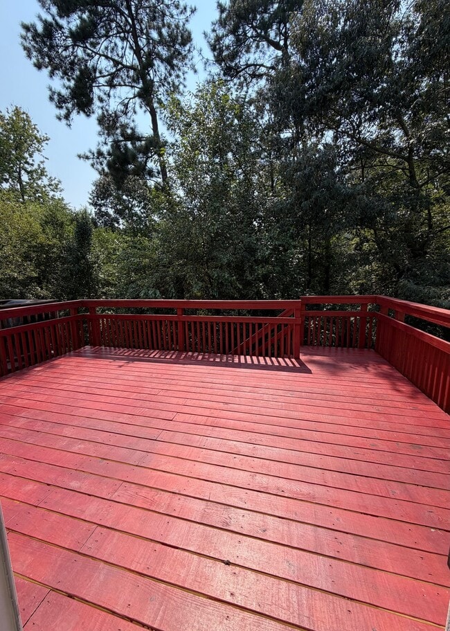 Building Photo - 2110 Commodore Ct