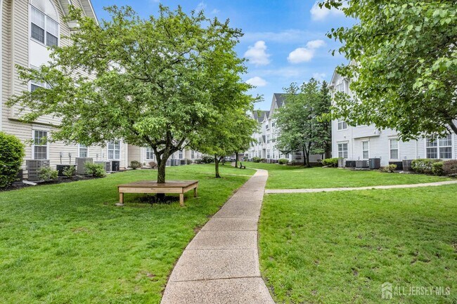 Building Photo - 21 Inverness Dr