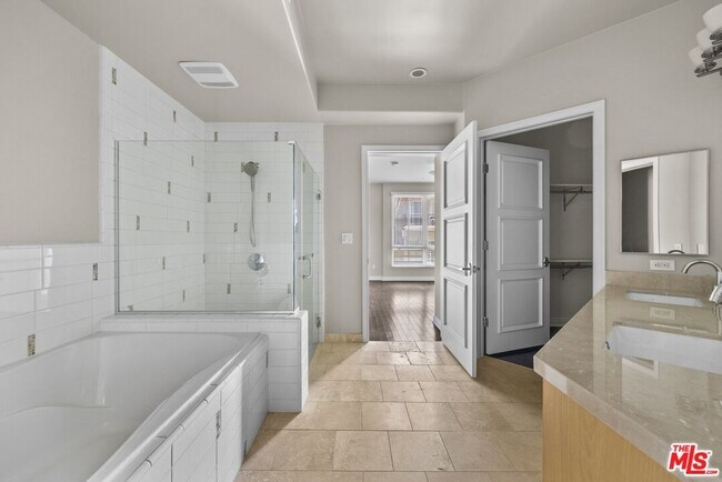 Building Photo - 317 Caruso Ave
