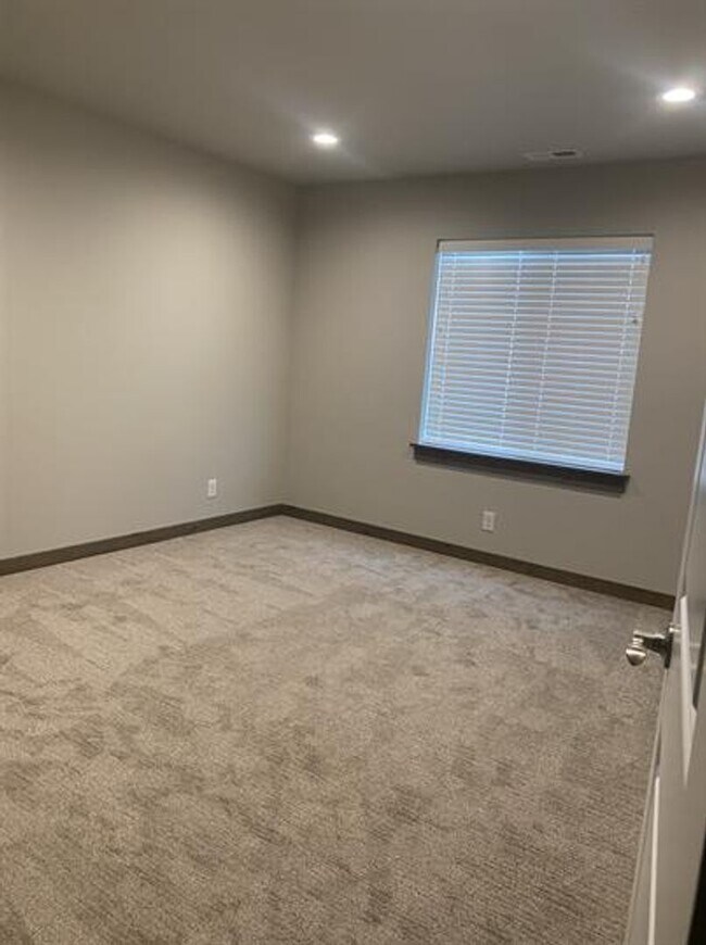 Building Photo - 1313 Fozzie Ln