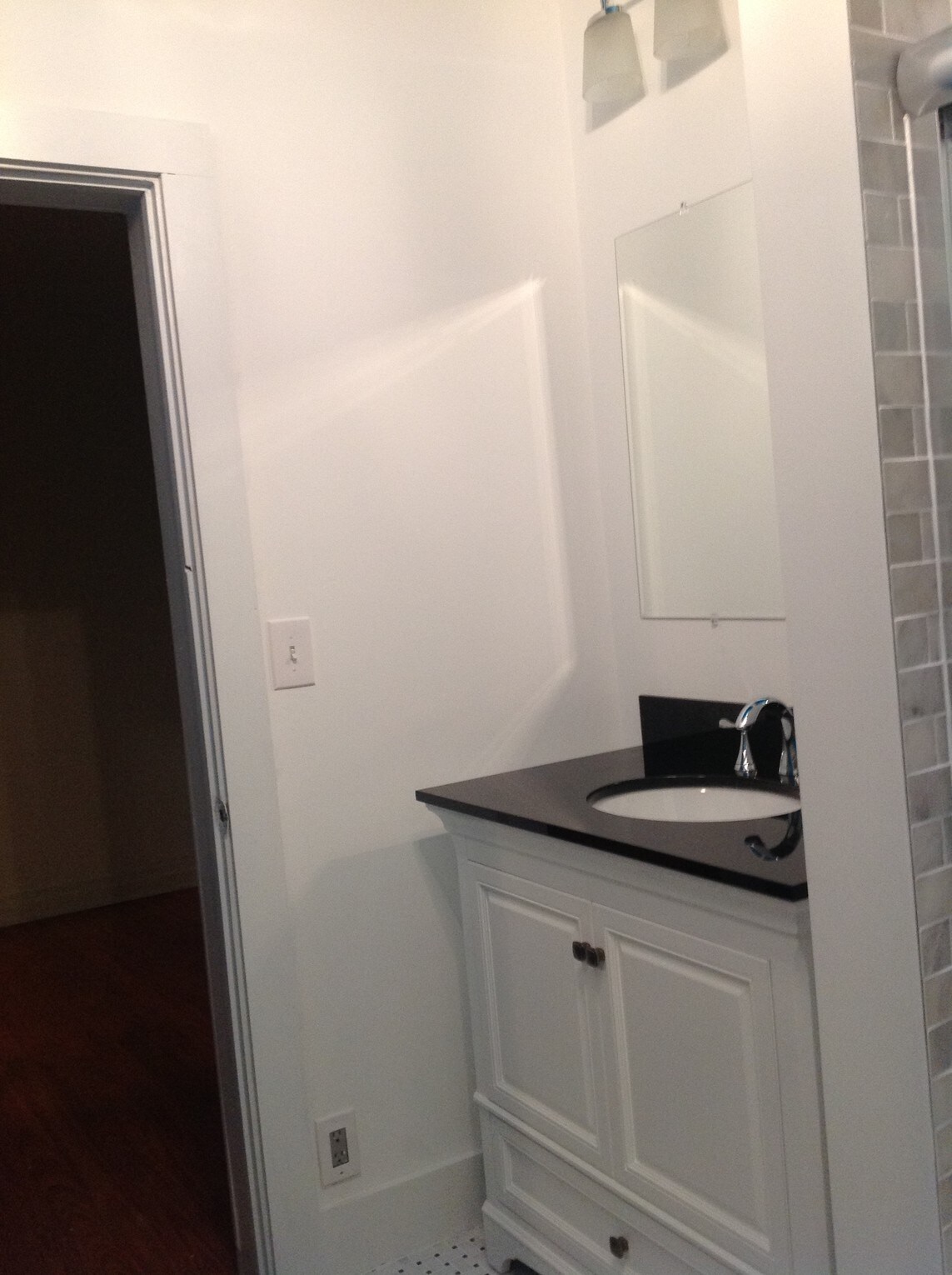 Jack n Jill Bathroom - 1113 Grinnell St