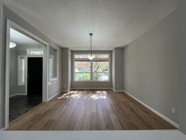 Building Photo - Beautifully Updated 3-Bedroom Cedar Mill Home with Chef's Kitchen, Huge Bonus Room and Private Ba...