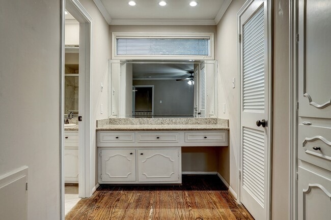 Building Photo - 15010 Kimberley Ct