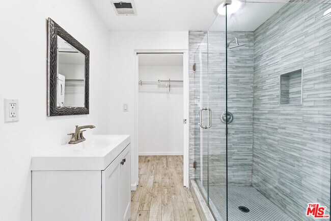 Building Photo - 8424 4th St