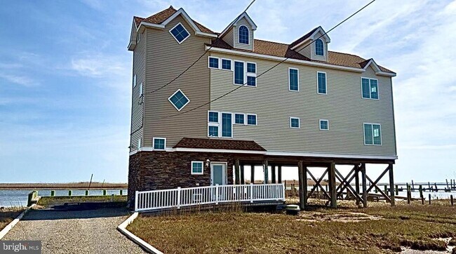 Building Photo - 448 Dock Rd