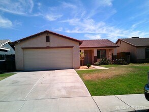 Building Photo - NOR CUTIE !!! SPECIAL $2625.00 MOVES YOU I...