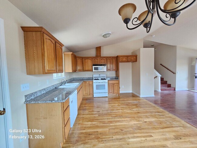 Building Photo - 13019creststreet.is4lease.com