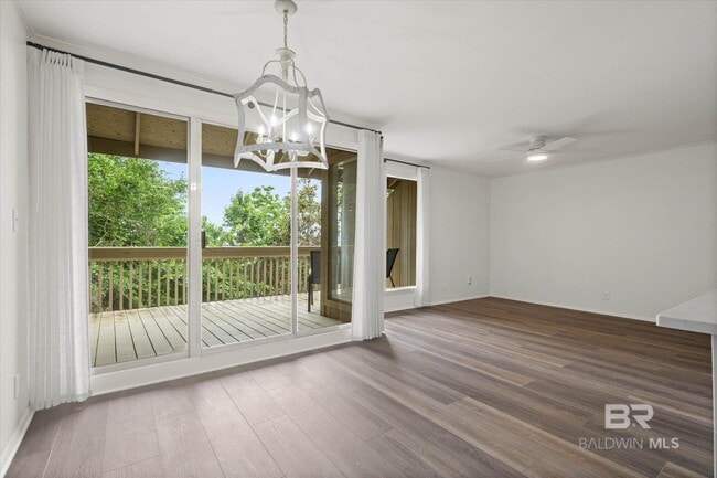 Building Photo - 2024 Sea Cliff Dr N