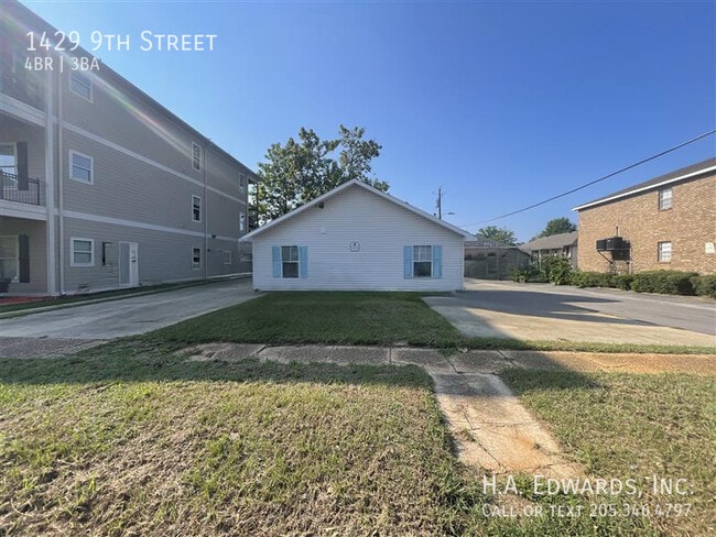 Primary Photo - 1429 9th St