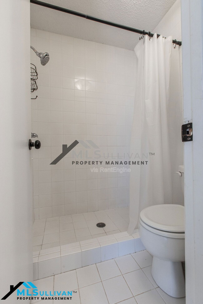 Building Photo - 7908 Falcon Rest Cir