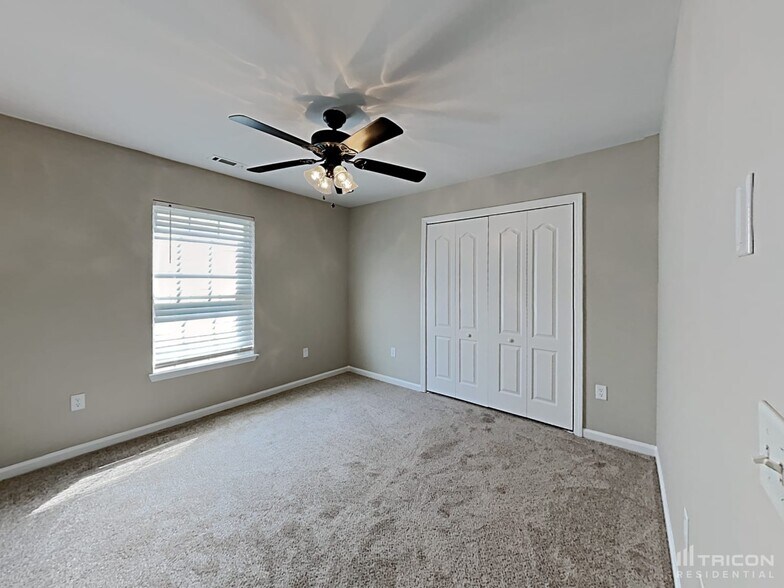Building Photo - 523 Clairidge Dr