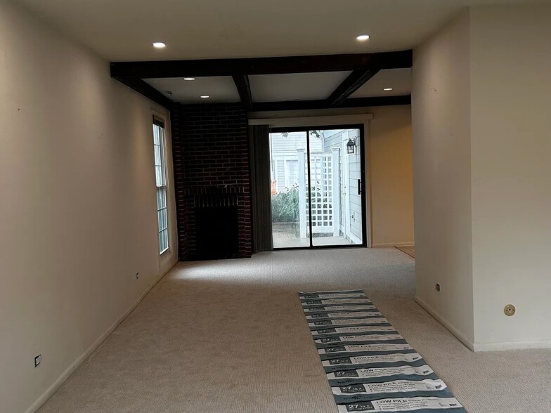 Building Photo - 1446 Pebblecreek Dr