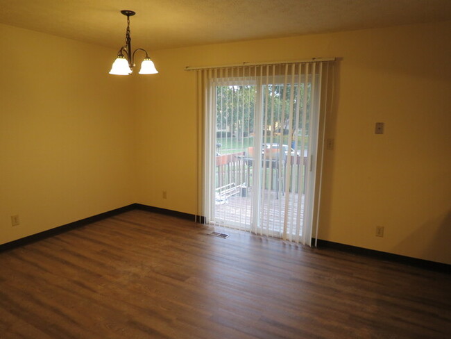 Building Photo - new rental in Reynoldsburg Schools