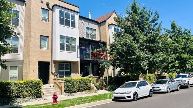 Primary Photo - 7023 W Virginia Ave