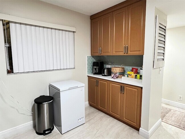 Building Photo - 12069 Royal Palm Blvd