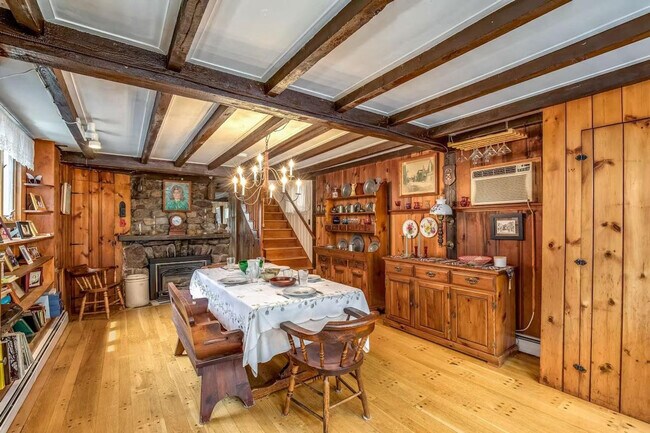 Building Photo - 6 Middle Rd