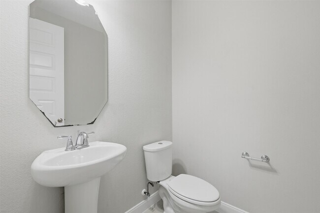 Building Photo - 2207 Silver Canyon Ln