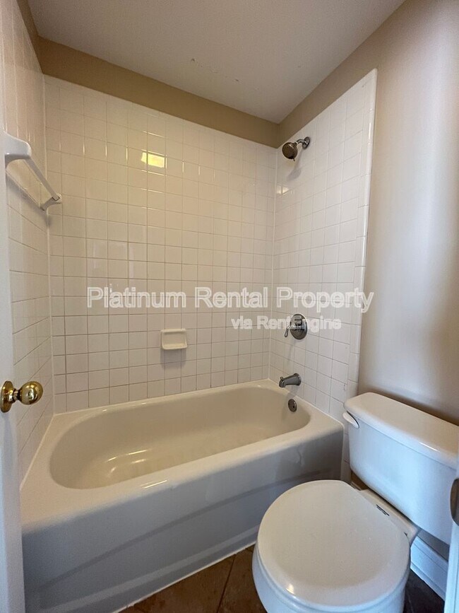 Building Photo - 1460 White Flowers Ln