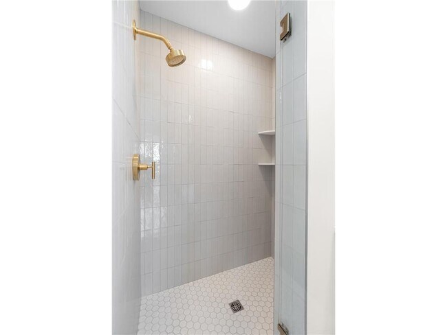 Building Photo - 1 Hill Farm Rd