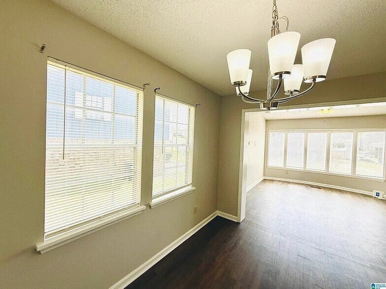 Building Photo - 6915 Eagle Ridge Dr