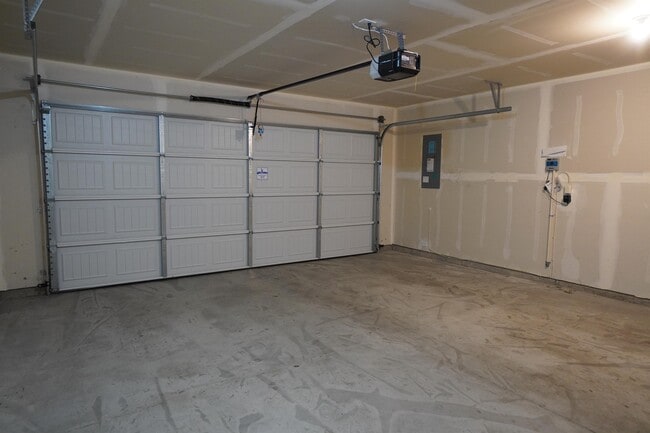 Building Photo - 1701 W Crystal Falls Ave