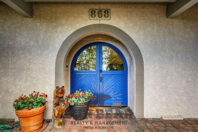 Building Photo - Beautiful Home w Peek Lakeview!