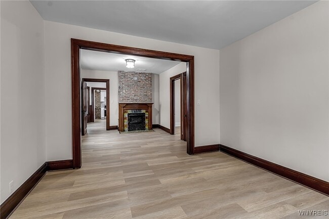 Building Photo - 404 Parkdale Ave