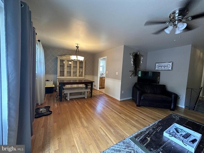 Building Photo - 3910 Forest Grove Dr