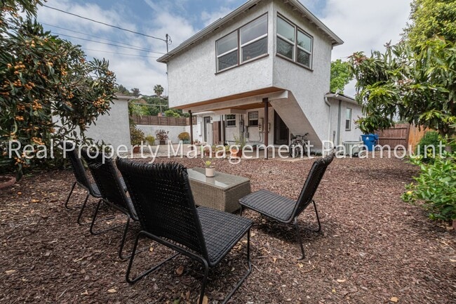 Building Photo - Modern, Eco-Friendly 4BR Home with Views i...