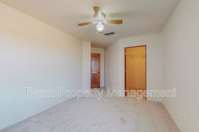 Building Photo - 7705 Rio Guadalupe Pl NE