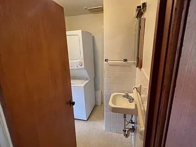 Building Photo - 2 bed 1 bathroom