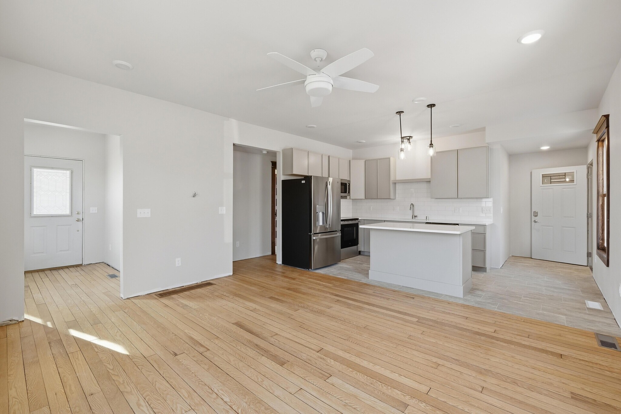 Building Photo - 808 W Main St