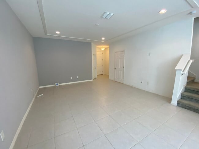 Building Photo - 2217 Sedge Grass Wy