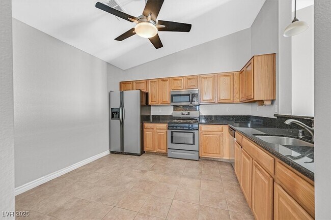 Building Photo - 100 Painted Valley St