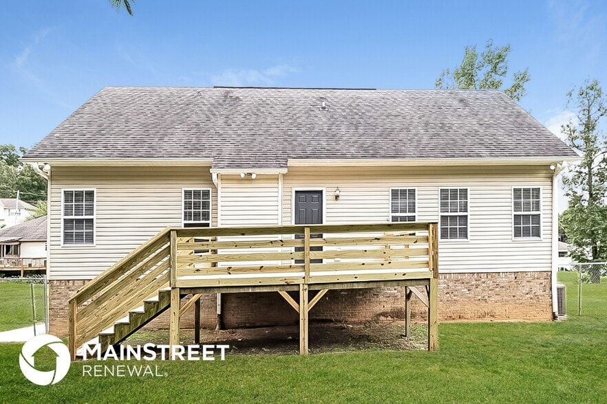 Building Photo - 1298 Railroad Dr