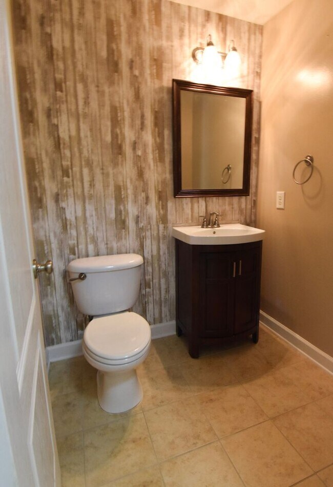 Building Photo - Coming Soon!! 4 Bedroom 2.5 Bath Nicely Renovated with Updated Fixtures! - No Pets