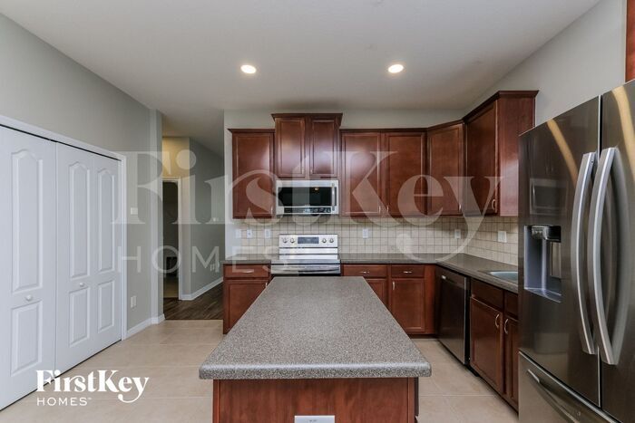 Building Photo - 12217 Fairlawn Dr