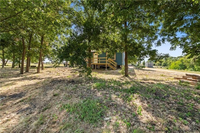 Building Photo - 2201 Cr 320