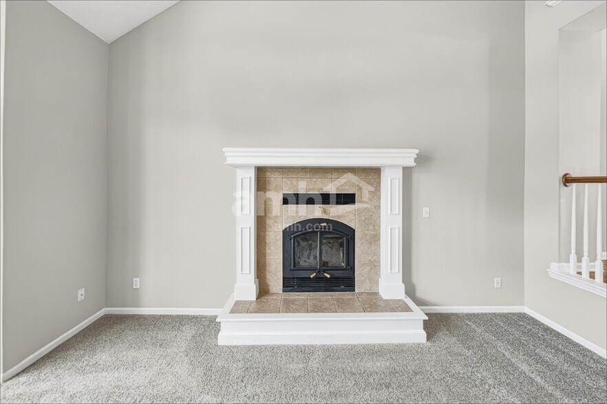 Building Photo - 2105 SW Eyrie Rd