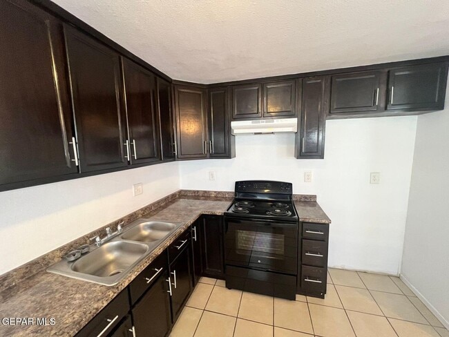 Building Photo - 14831 Allemands Ave