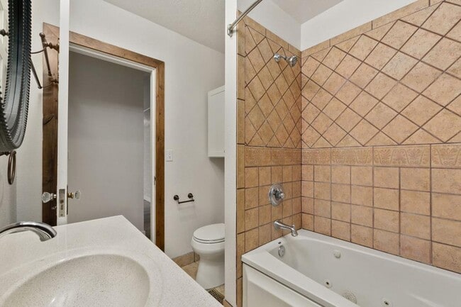 Building Photo - 2856 E 1st St