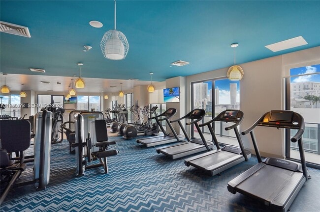 Building Photo - 121 NE 34th St