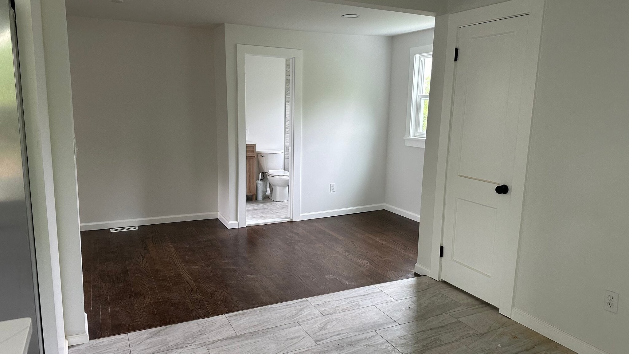 Building Photo - 10 Maple Way