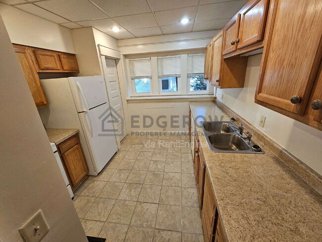 Building Photo - 1522 North Ave NE